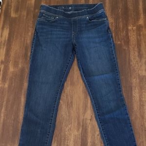 Levi pull on skinny jeans